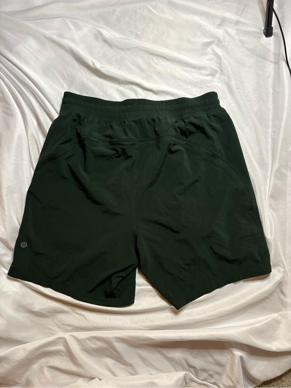 lululemon athletica Men’s Dark Green Athletic Shorts 7 inches